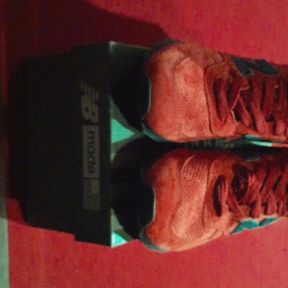 Mens  or Women  NB running shoes  size 9 1/2 Brand new  in box made in USA